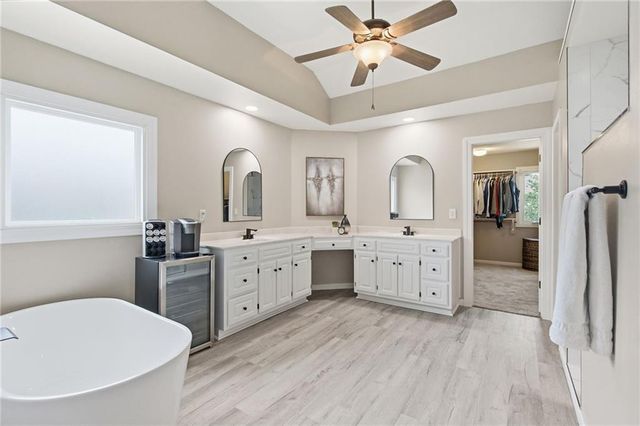 14271 W 156th Terrace, Olathe, KS 66062