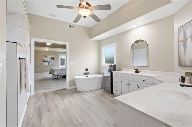 14271 W 156th Terrace, Olathe, KS 66062