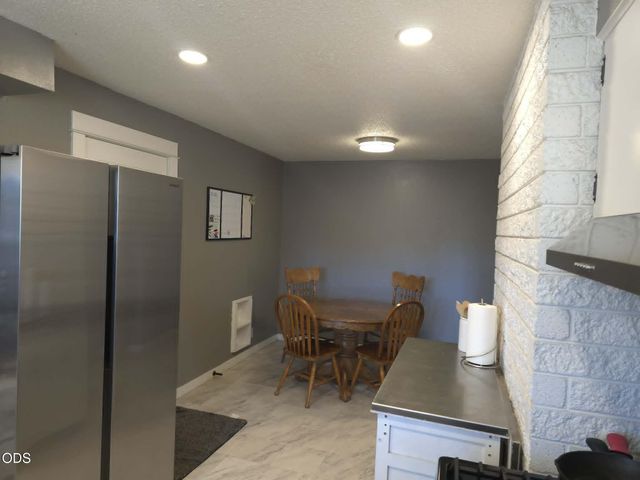 575 Bush Street, Central Point, OR 97502