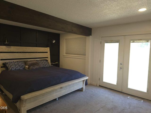 575 Bush Street, Central Point, OR 97502