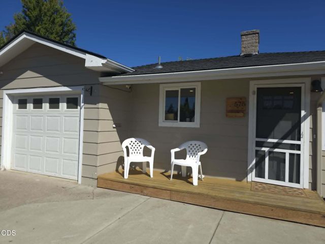 575 Bush Street, Central Point, OR 97502