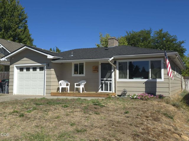 575 Bush Street, Central Point, OR 97502