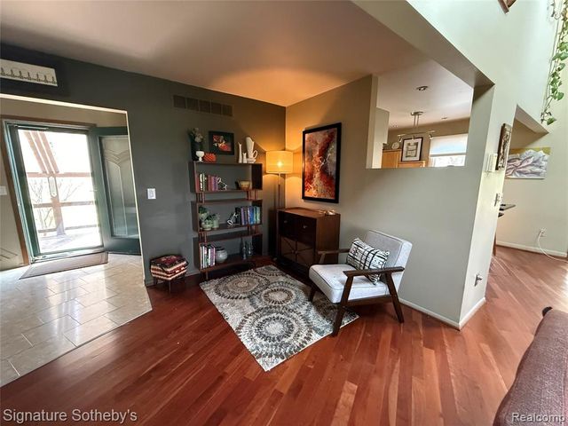 4945 Whitlow Court, Commerce Twp, MI 48382