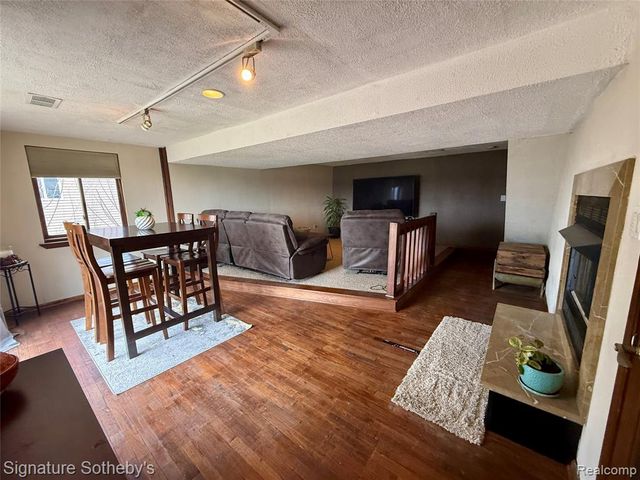4945 Whitlow Court, Commerce Twp, MI 48382