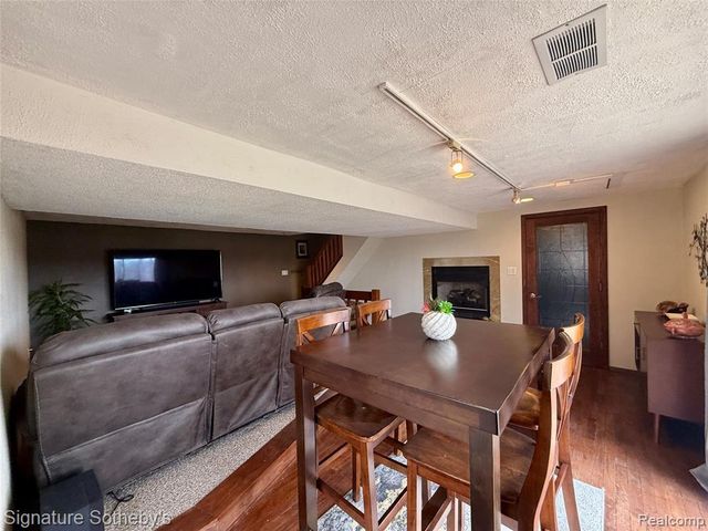 4945 Whitlow Court, Commerce Twp, MI 48382