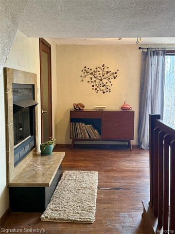 4945 Whitlow Court, Commerce Twp, MI 48382