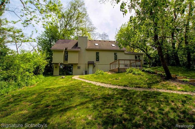 4945 Whitlow Court, Commerce Twp, MI 48382