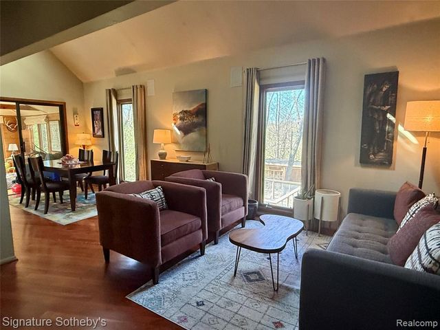 4945 Whitlow Court, Commerce Twp, MI 48382