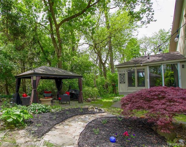 4945 Whitlow Court, Commerce Twp, MI 48382