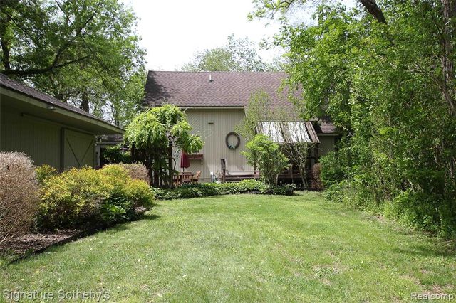 4945 Whitlow Court, Commerce Twp, MI 48382