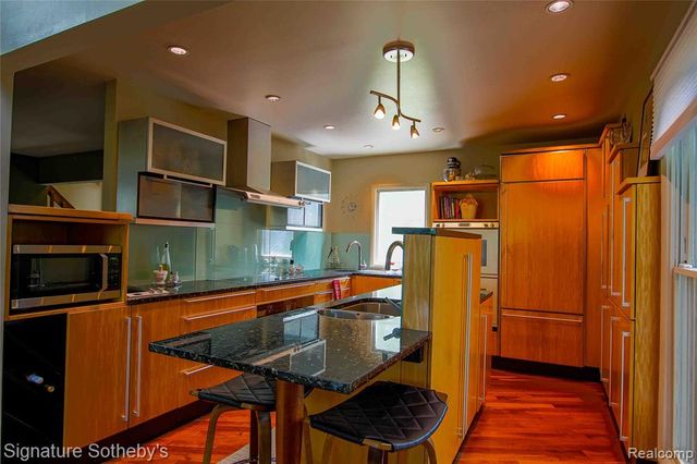 4945 Whitlow Court, Commerce Twp, MI 48382