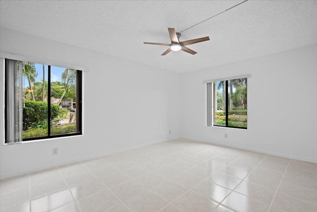 708 Sunny Pine Way B1, Greenacres, FL 33415
