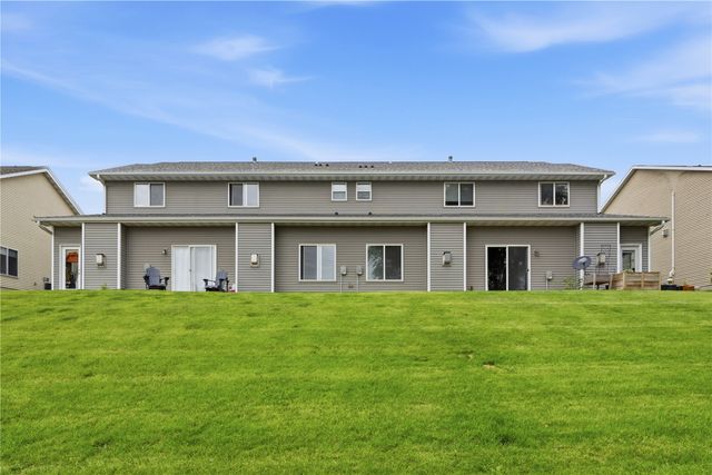 531 E Goldfinch, Tiffin, IA 52340