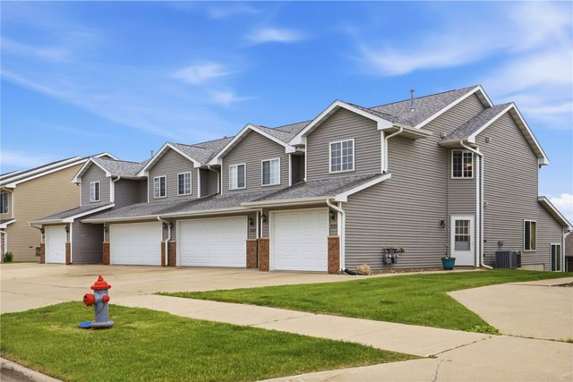 531 E Goldfinch, Tiffin, IA 52340