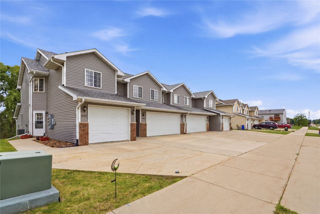 531 E Goldfinch, Tiffin, IA 52340