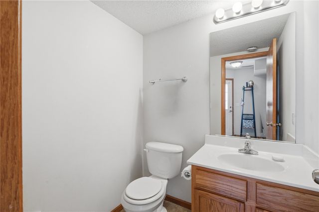 531 E Goldfinch, Tiffin, IA 52340