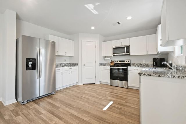 412 Del Monte Drive, Huntsville, TX 77320