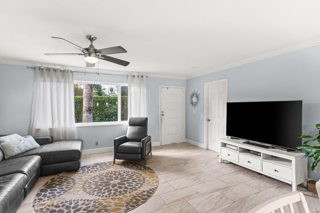 149 SE 27th Place, Boynton Beach, FL 33435