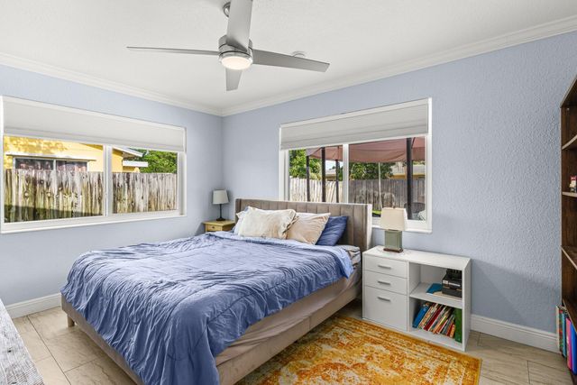 149 SE 27th Place, Boynton Beach, FL 33435