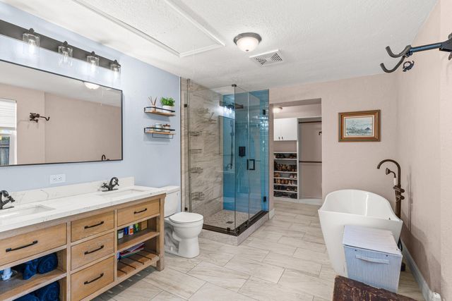 149 SE 27th Place, Boynton Beach, FL 33435