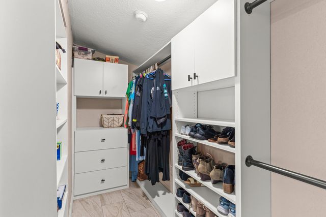 149 SE 27th Place, Boynton Beach, FL 33435