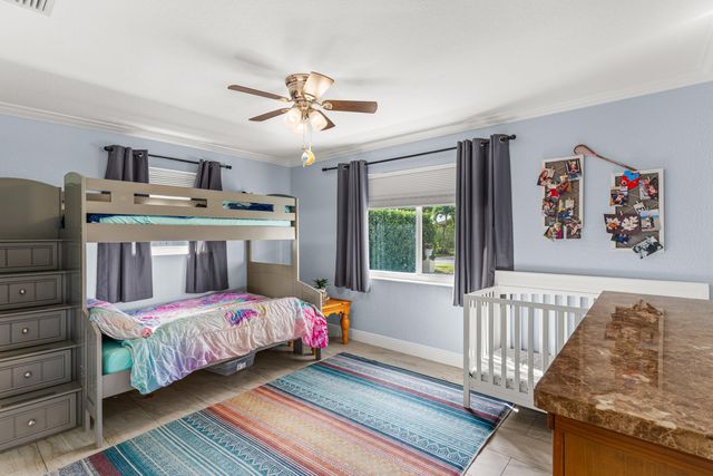 149 SE 27th Place, Boynton Beach, FL 33435