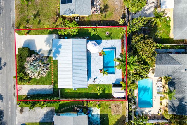 149 SE 27th Place, Boynton Beach, FL 33435