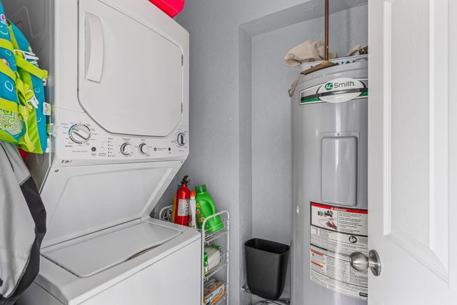 149 SE 27th Place, Boynton Beach, FL 33435