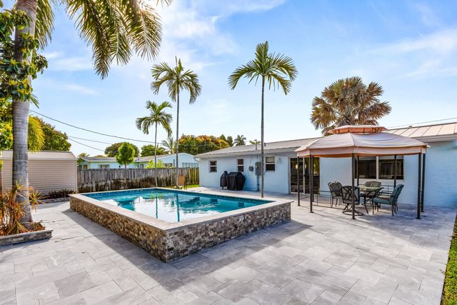 149 SE 27th Place, Boynton Beach, FL 33435