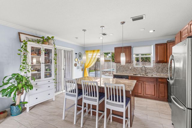 149 SE 27th Place, Boynton Beach, FL 33435