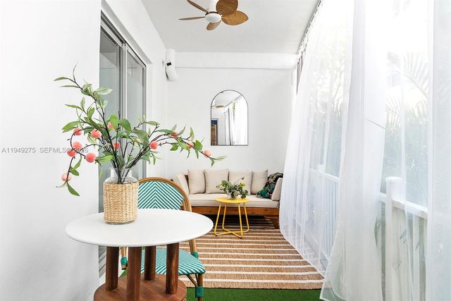 2858 Pine Tree Dr 4, Miami Beach, FL 33140