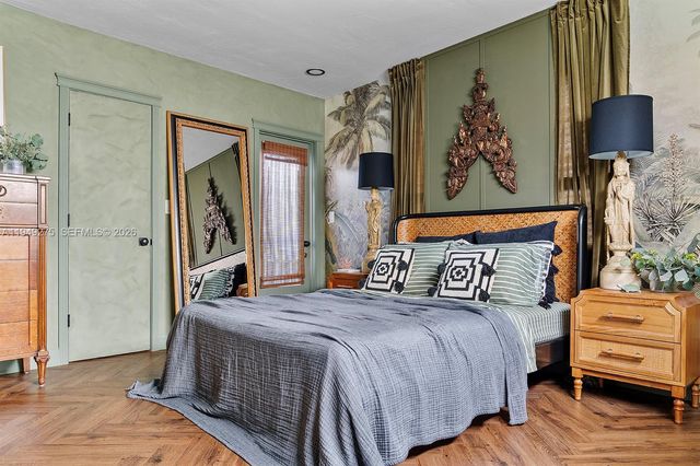 2858 Pine Tree Dr 4, Miami Beach, FL 33140