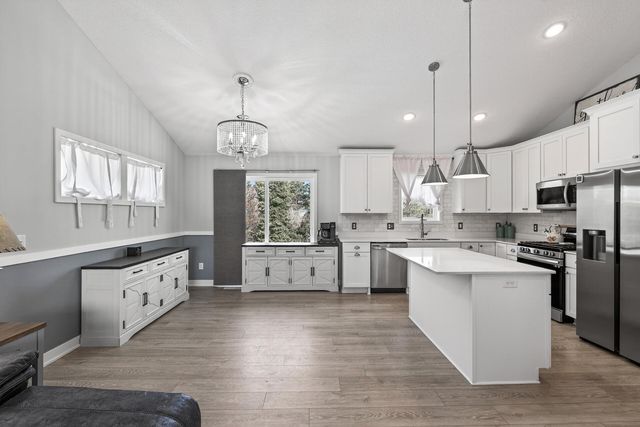 1115 Rich River Way, New Richmond, WI 54017