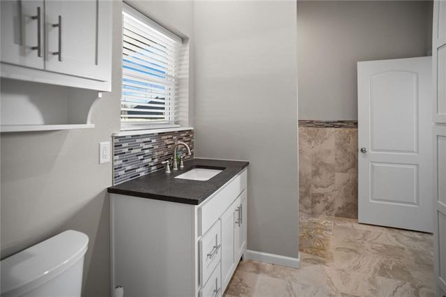2721 W Perry Road, Rogers, AR 72758