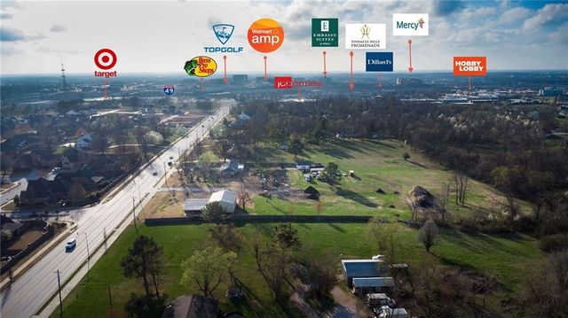 2721 W Perry Road, Rogers, AR 72758