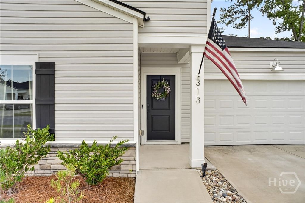 Image 4 of property listing at 313 Lillian Street, Rincon, GA 31326