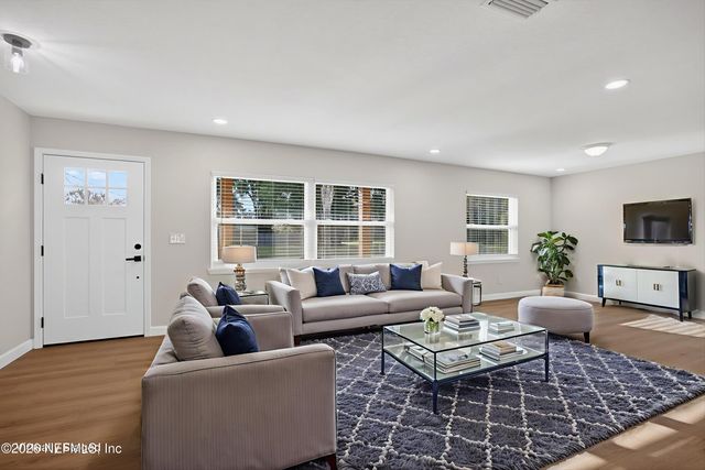 8163 EL CIENTO Court, Jacksonville, FL 32217