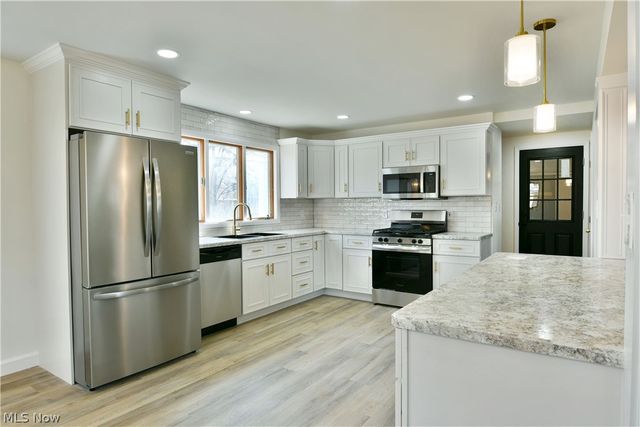 8351 Chesterton Drive, Youngstown, OH 44514