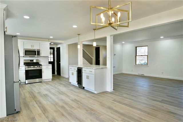 8351 Chesterton Drive, Youngstown, OH 44514