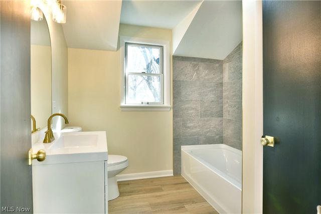 8351 Chesterton Drive, Youngstown, OH 44514