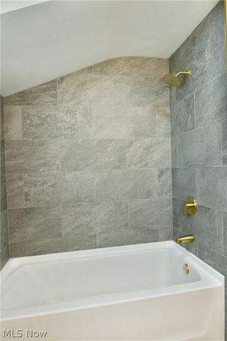 8351 Chesterton Drive, Youngstown, OH 44514