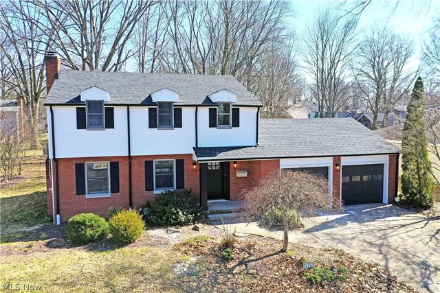 8351 Chesterton Drive, Youngstown, OH 44514