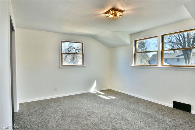 8351 Chesterton Drive, Youngstown, OH 44514