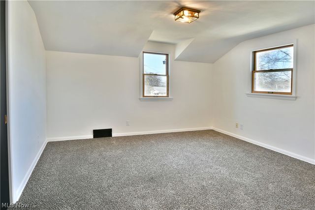 8351 Chesterton Drive, Youngstown, OH 44514