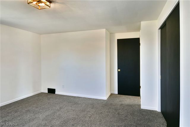 8351 Chesterton Drive, Youngstown, OH 44514