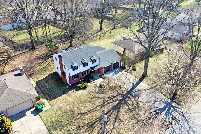 8351 Chesterton Drive, Youngstown, OH 44514