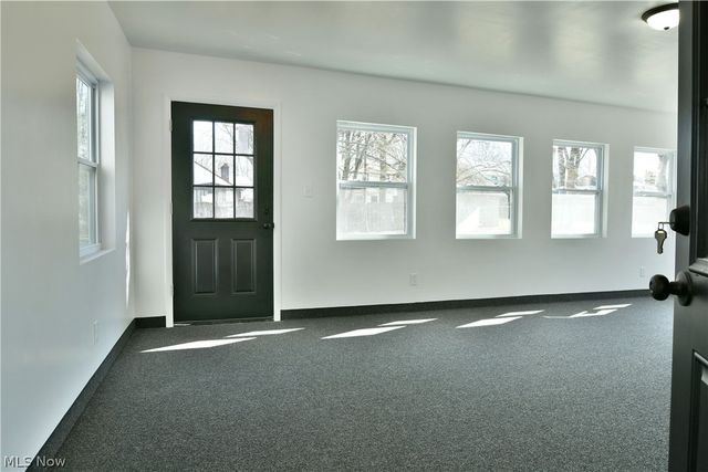 8351 Chesterton Drive, Youngstown, OH 44514