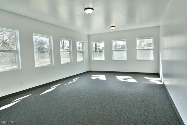 8351 Chesterton Drive, Youngstown, OH 44514