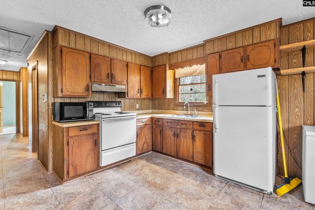 812 Basil Road, Swansea, SC 29160