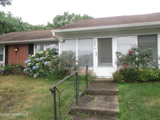 496A Thornbury Court, Lakewood, NJ 08701